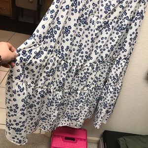Maxi skirt white and blue floral